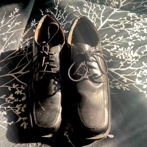 They are dress shoes